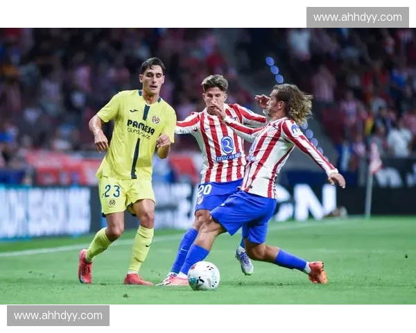 比利亚雷亚尔足球俱乐部发展历程与成就分析