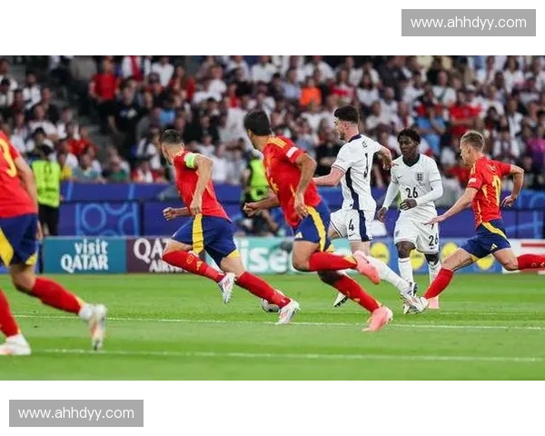 皇马巴萨世纪对决再掀波澜 谁将成为西班牙足球新王者