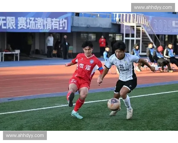 沈阳足球比赛精彩纷呈 本土球队与强队对决引爆激情与热血 沈阳足球比赛精彩纷呈 本土球队与强队对决引爆激情与热血